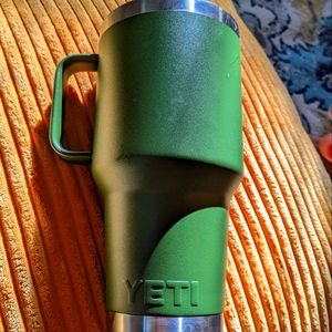 YETI rambler 30 oz travel mug
